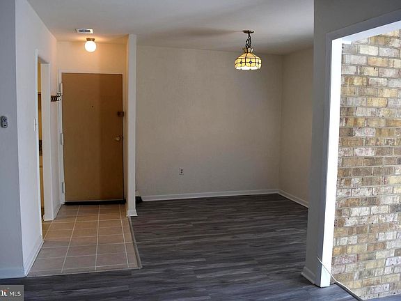 2nd image of 10566 Twin Rivers Rd Unit F-1