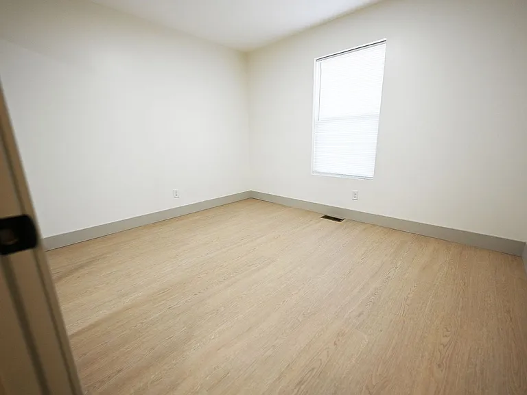 176 Brushwood Dr — Photo 10