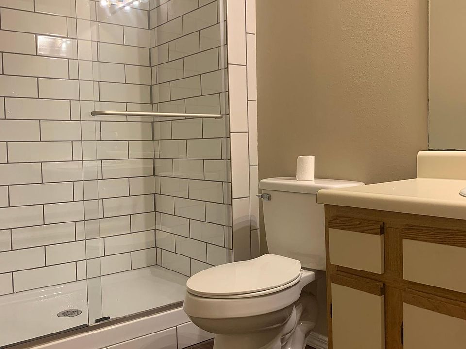 2nd image of 6696 S Julian Ave #6696