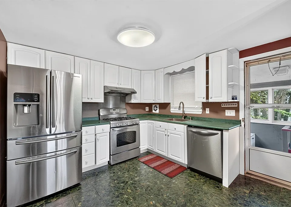 67 Brookline St #2