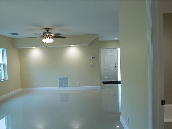 2nd image of 5811 Lincoln St #A