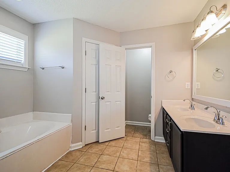 5746 Oakley Dr — Photo 12