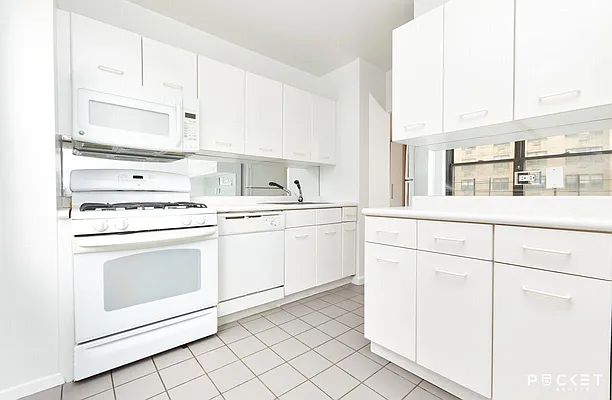 Rented by PocketBroker Inc | media 21