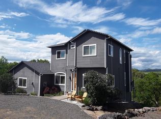 790 Ayres Rd, Eagle Point, OR 97524