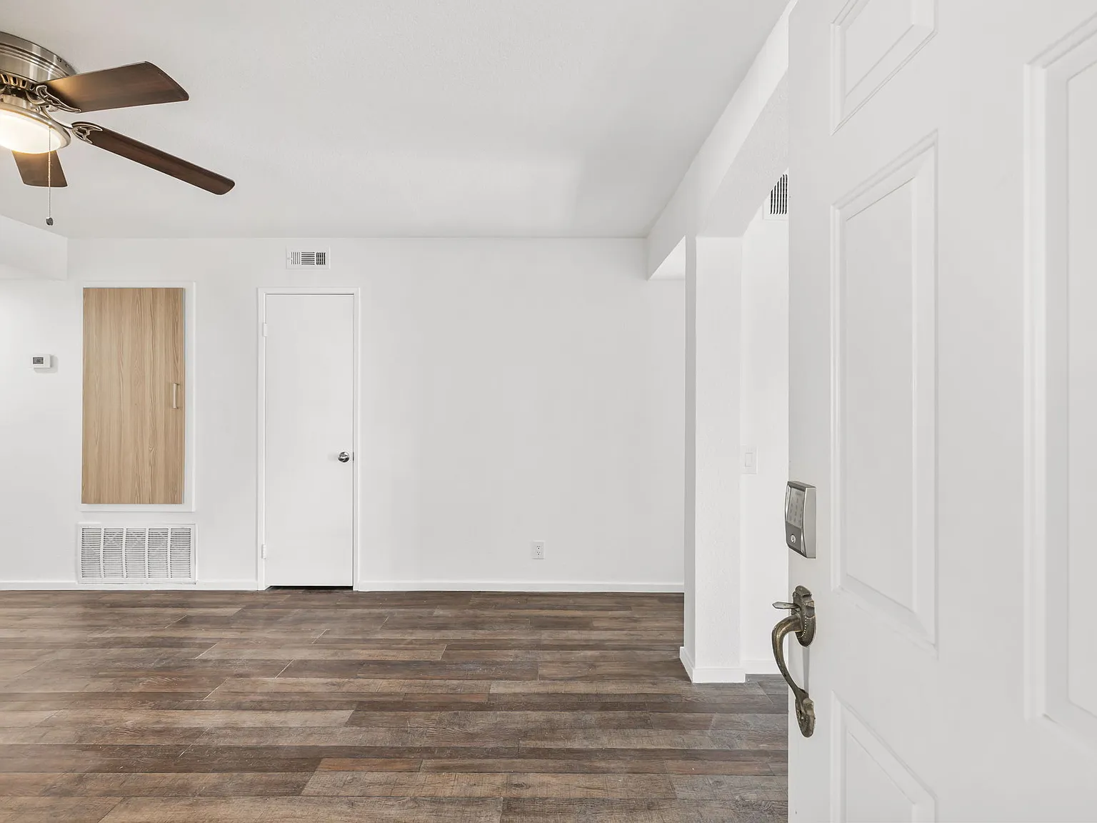 2 bed, 1175 sqft, $2,400 — Photo 3