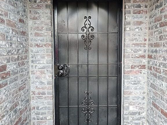 4th image of 3102 Via Helena Dr