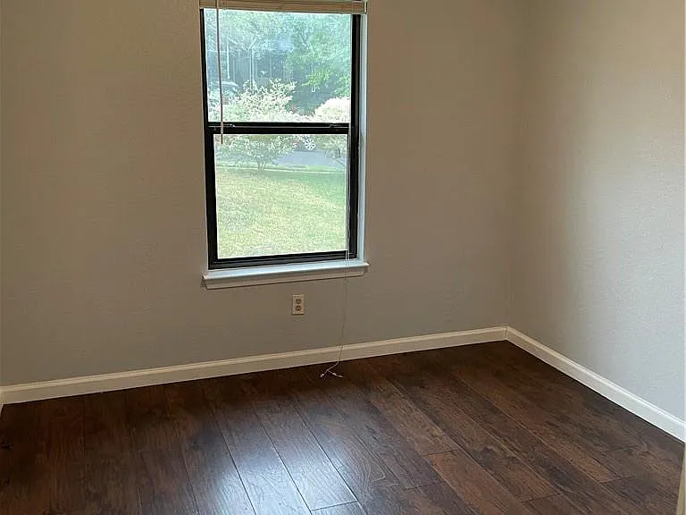 8303 Gallatin Dr — Photo 15