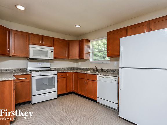 5th image of 2864 Oak Forest Dr