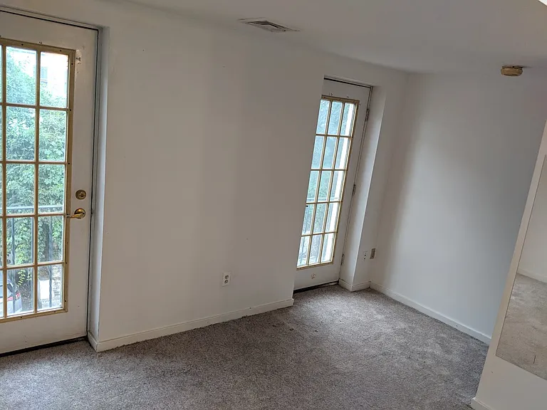 4700 Alden Ave #22 — Photo 7