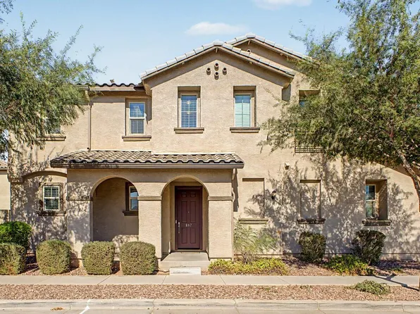 887 S SWALLOW Lane, Gilbert, AZ 85296