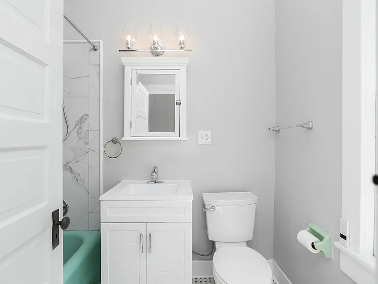 215 E Beverley St #3 — Photo 9