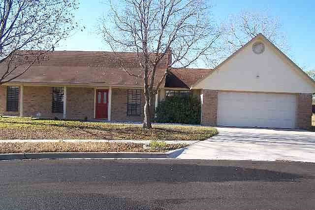1st image of 2606 Brook Hollow Cir
