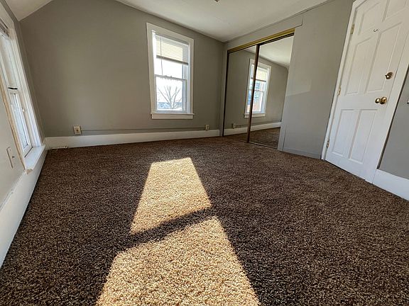 5th image of 812 7th Ave S #1
