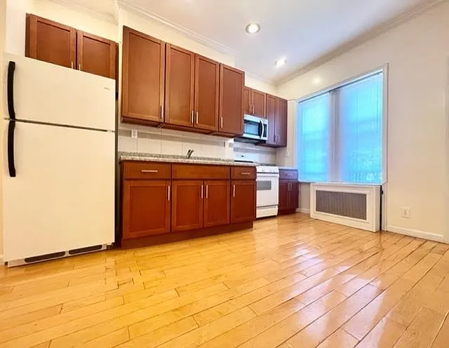 278 2nd St #7-4R — Photo 6