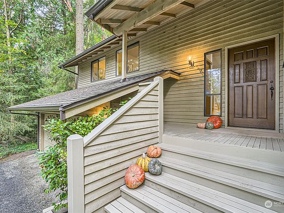 2nd image of 2711 120th Avenue NE