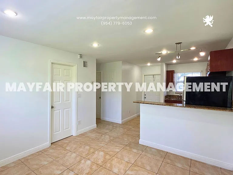 5621 SW 36th Ct #105 — Photo 3