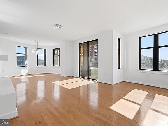 2nd image of 400 Massachusetts Ave NW APT 719