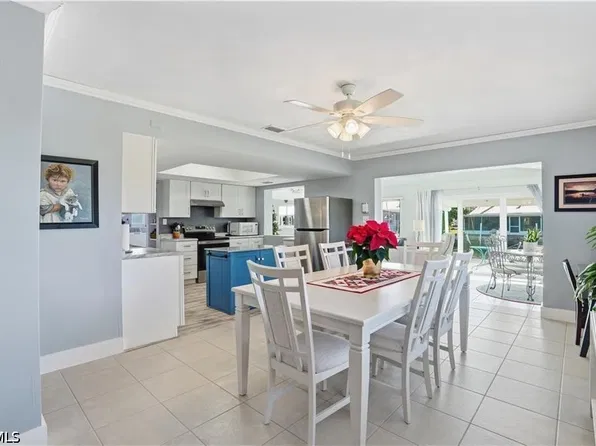 2607 Bayshore Dr, Matlacha, FL 33993