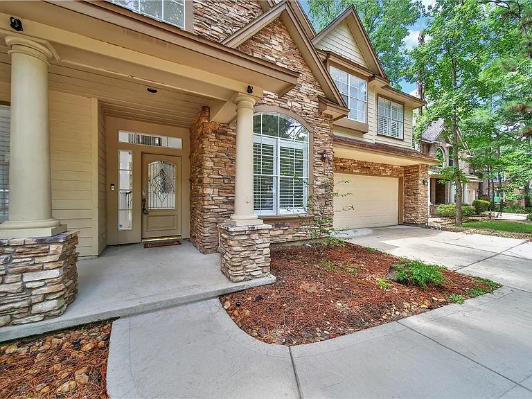 7 Churchdale Pl — Photo 2