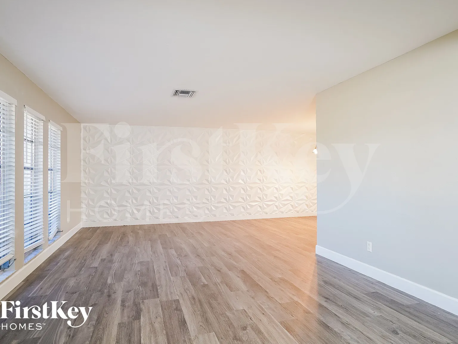 3 bed, 2.0 bath, 1873 sqft, $2,195 — Photo 3