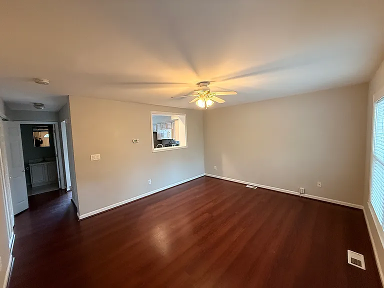 327 W Trinity Ave — Photo 7