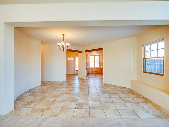 4th image of 820 Aster St