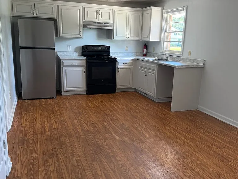 1319 Bonner Ave — Photo 3