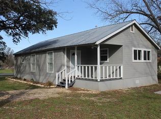 907 2nd St, Valley Mills, TX 76689