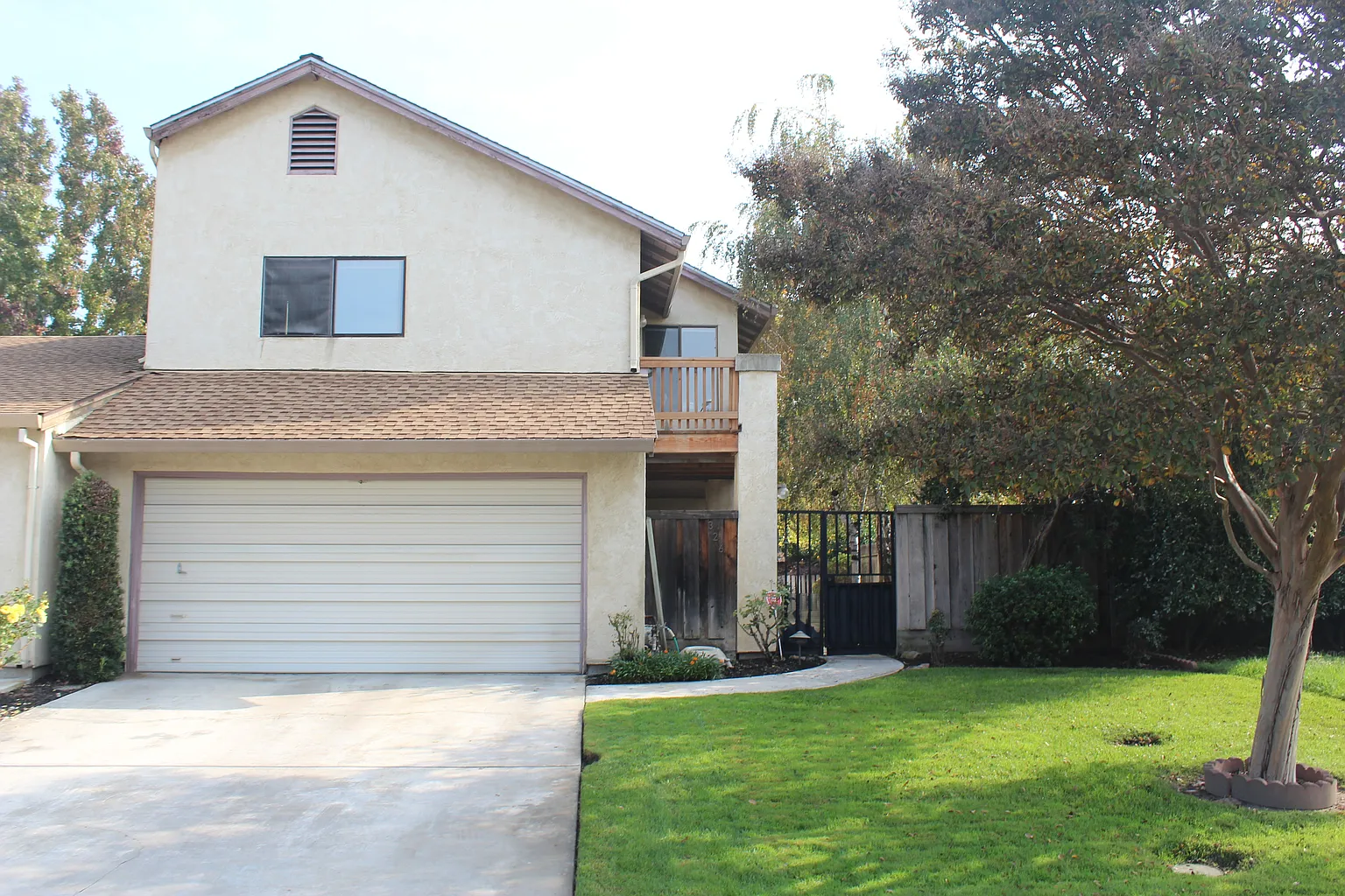 326 Cherry Ln photo 1