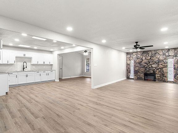 4th image of 808 NW 5th St