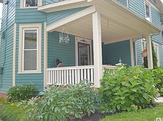 35 New York Ave #2