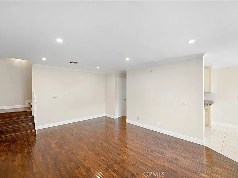 121 Sinclair Ave #206 — Photo 5