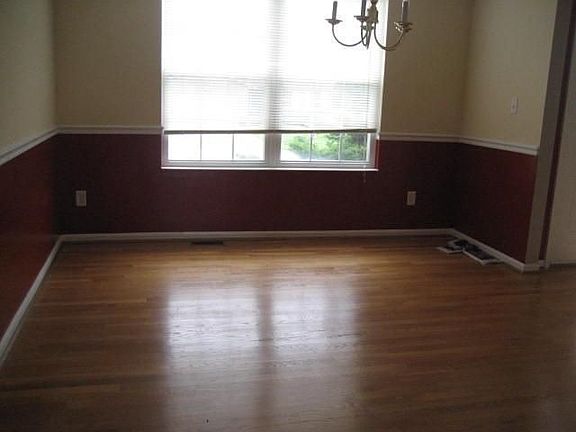 4th image of 7233 Haverford Dr