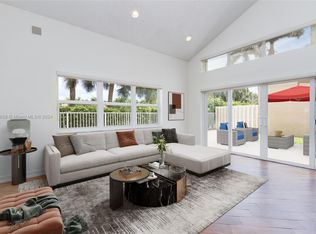 1115 Redwood St, Hollywood, FL 33019