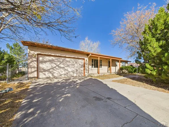 21 S Golfwood Dr W, Pueblo West, CO 81007