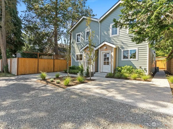 11714 B 26th Avenue NE, Seattle, WA 98125