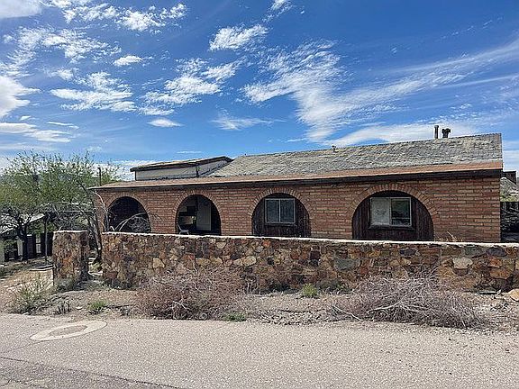 3rd image of 515 N Sunnyslope Dr