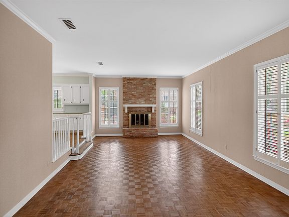 4th image of 522 Rives Pl