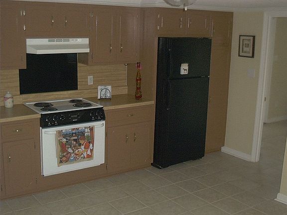 Downstairs kitchen