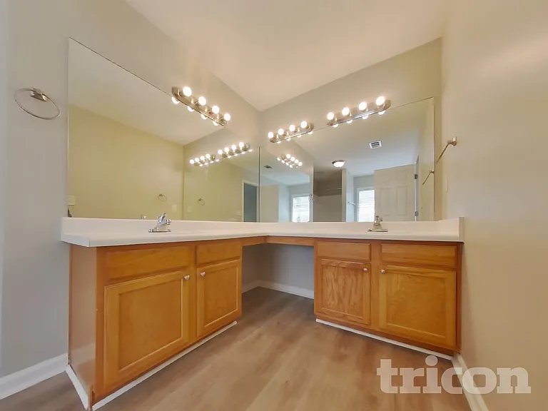 411 Yarrow Way — Photo 12