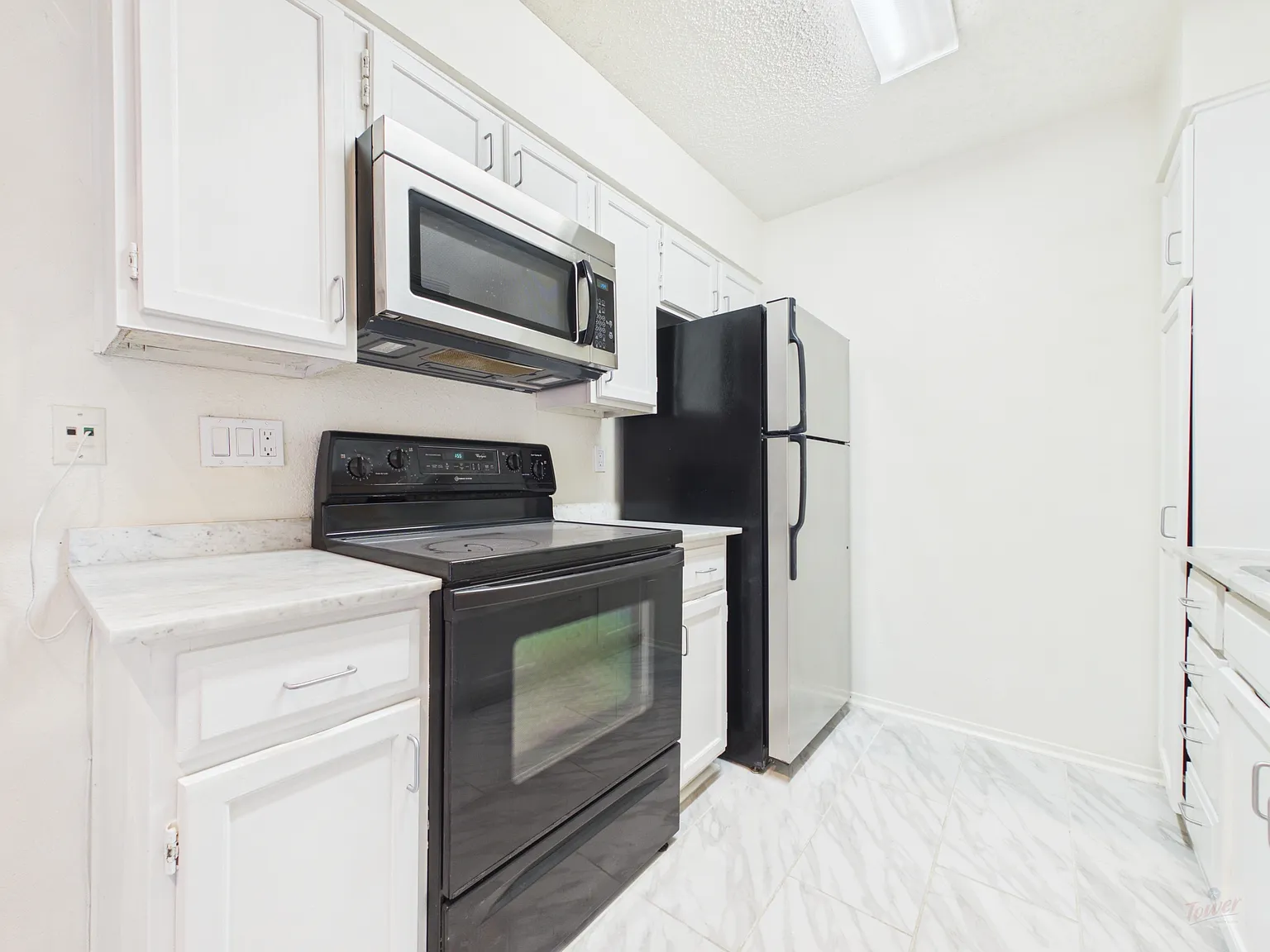 908 Poplar St — Photo 4