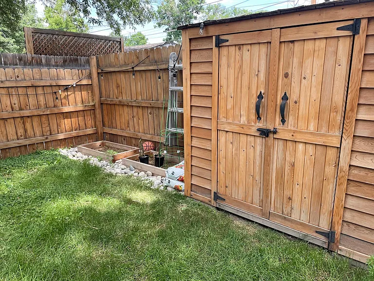 1121 W 36th Ave — Photo 9