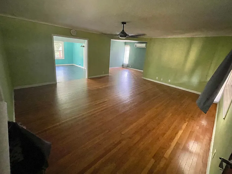 222 Haverhill Dr — Photo 2