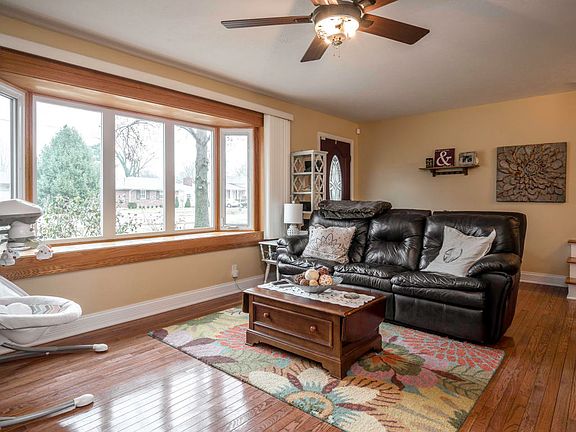 4th image of 3820 Downing Way