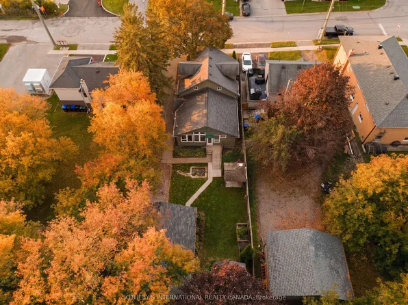 131 John St E, Bradford West Gwillimbury, ON L3Z 1G3