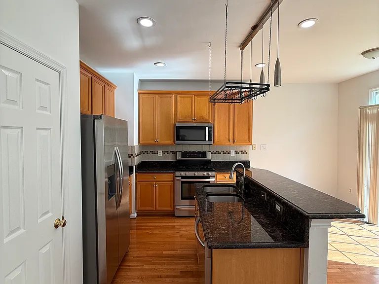 8555 Wyngate Manor Ct — Photo 13