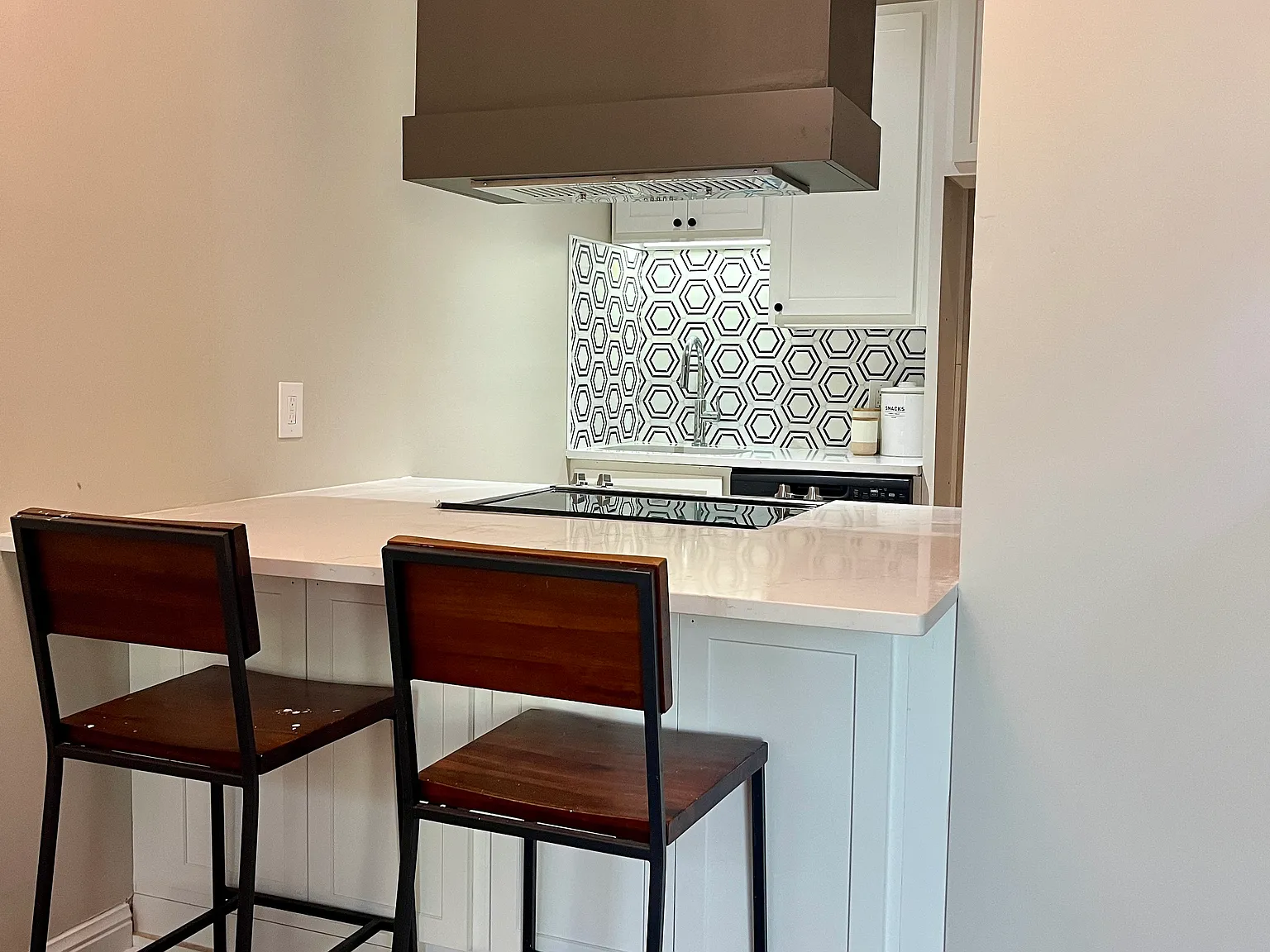 2 bed, 1000 sqft, $1,650 — Photo 4