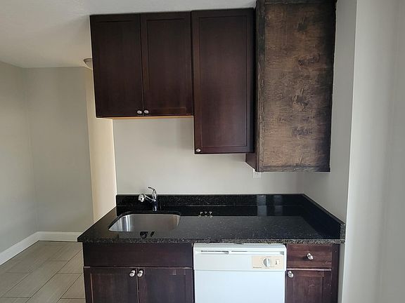 3rd image of 220 Hanover St APT 24