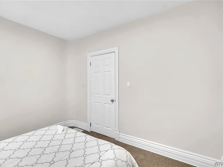 1097 Tonawanda St — Photo 27