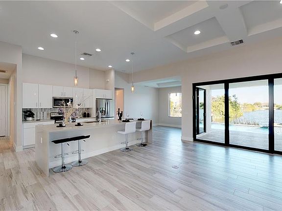 5th image of 1521 NW 10th Ave